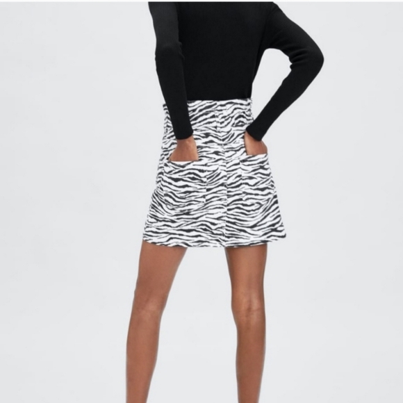 Zara animal print paperbag waist denim skirt - Picture 2 of 6